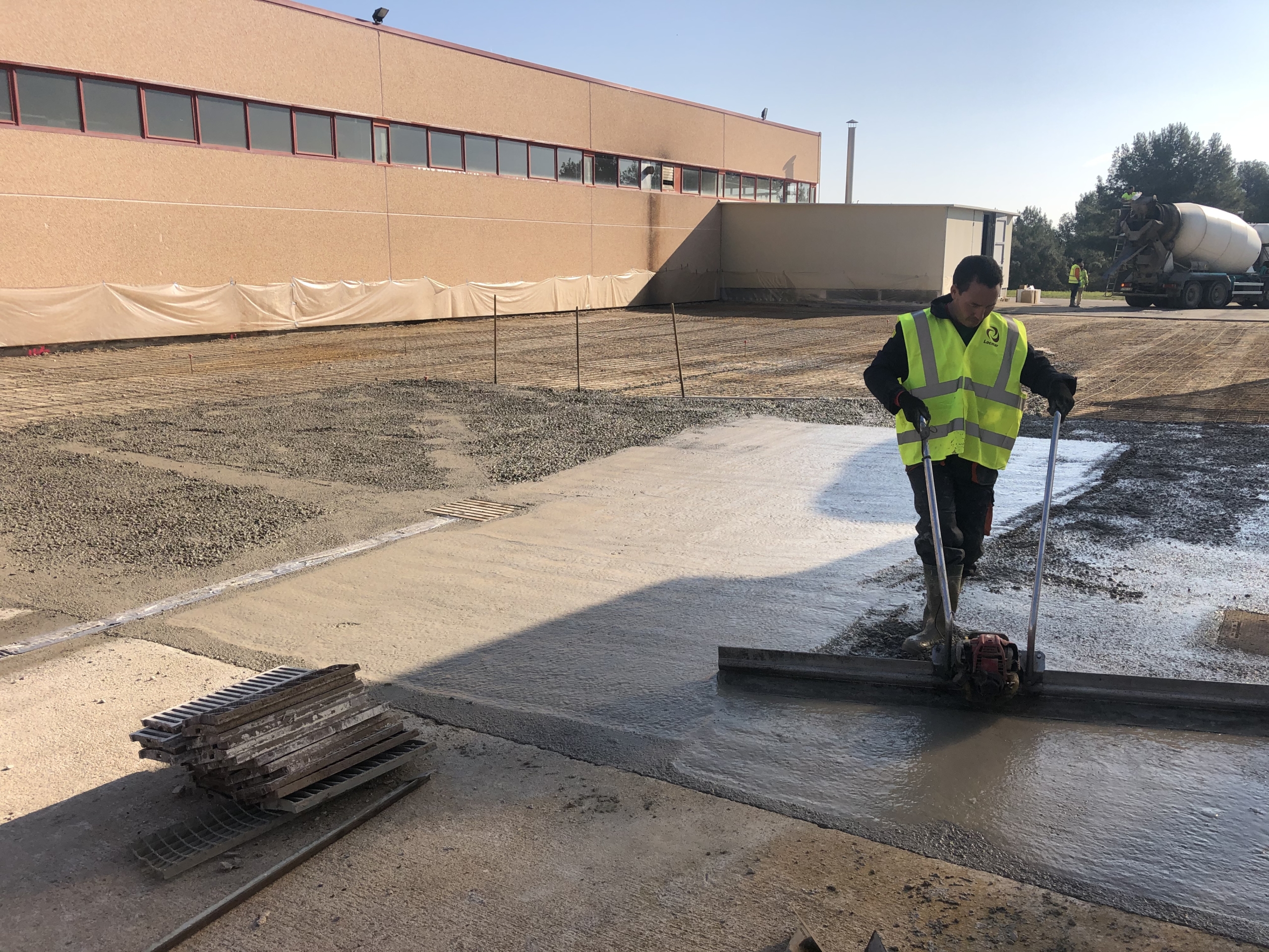 PAVIMENTADO EXTERIOR PATIO