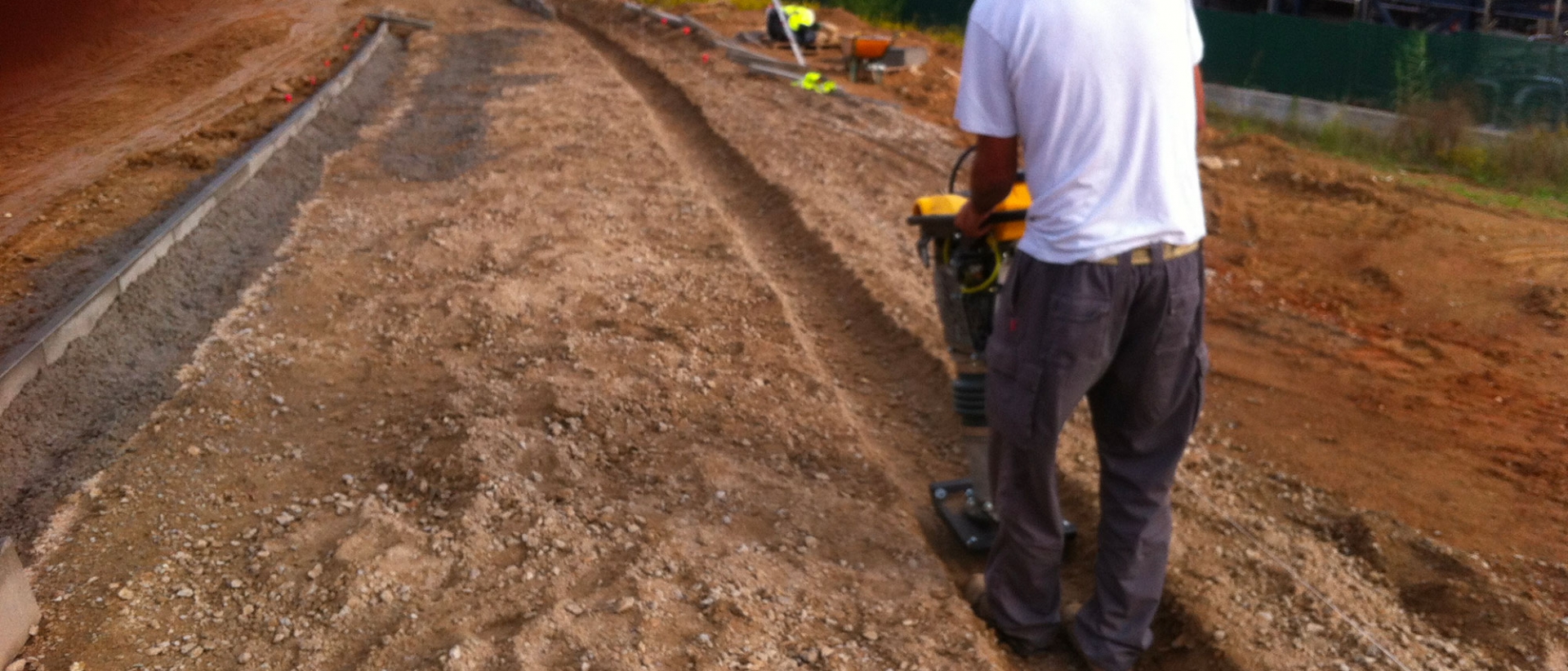 MOVIMIENTO DE TIERRAS EXCAVACIÓN