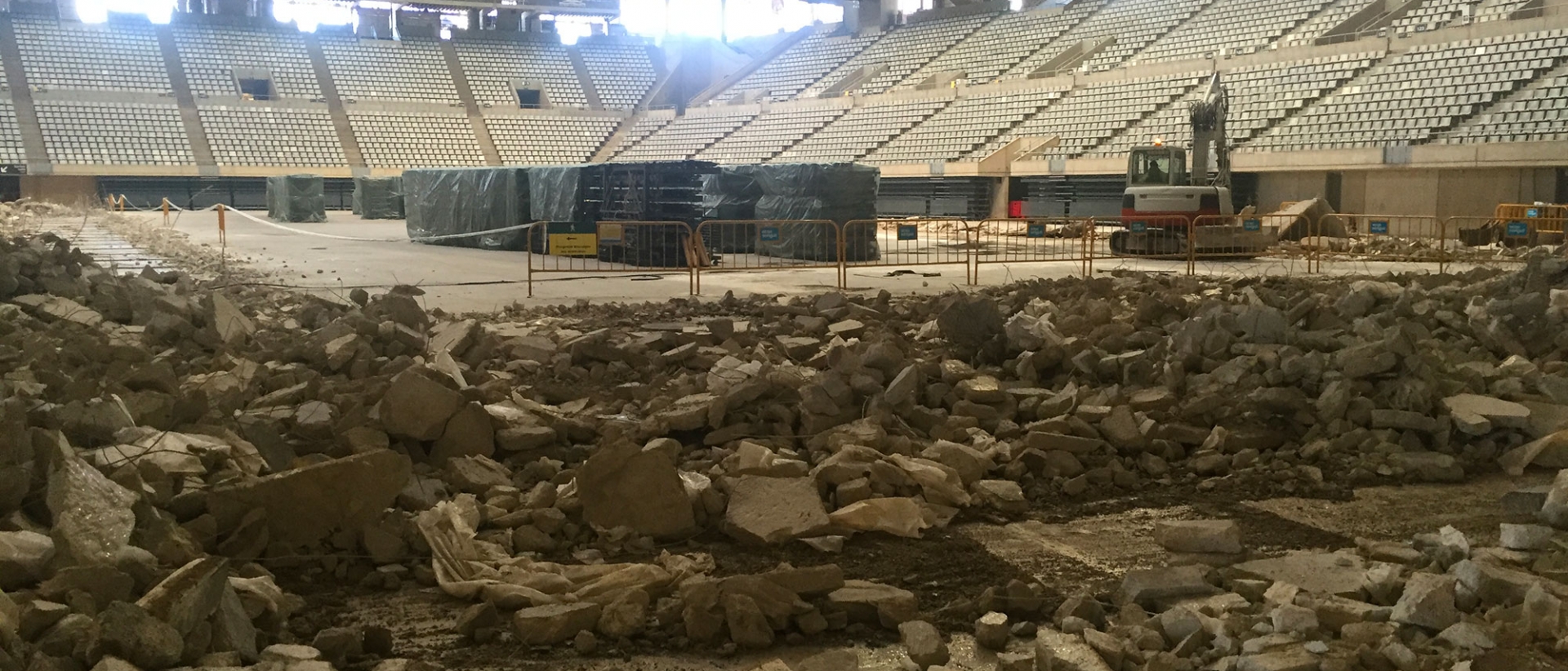 DEMOLICIÓN Y NUEVA PAVIMENTACIÓN PALAU SANT JORDI